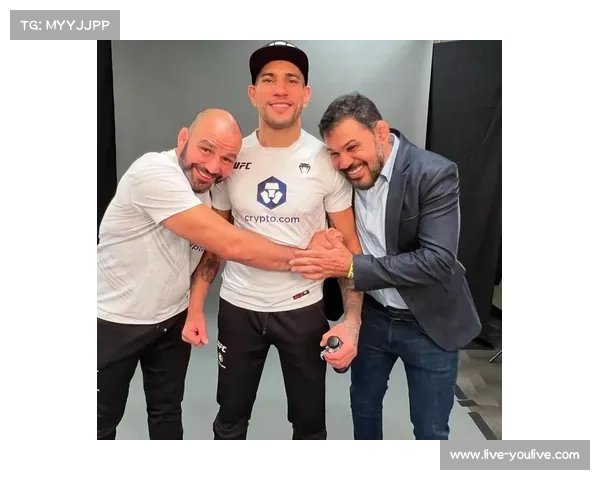 佩雷拉UFC 320比赛中脚部受伤，预计需休养数月