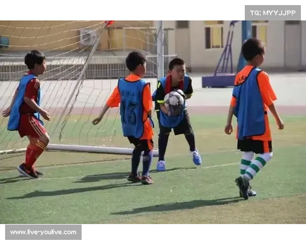 宁波联赛中场小朋友点球互动,家庭观赛氛围浓厚 宁波联赛中场小朋友点球互动,家庭观赛氛围浓厚